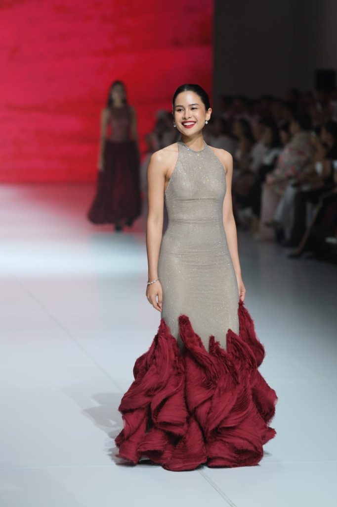 Maudy Ayunda saat tampil di Jakarta Fashion Week (JFW) 2025. (Foto: Istimewa)
