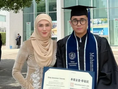 Mulan Jameela dan anaknya, Rafly Aziz. Foto : Instagram/mulanjameela1