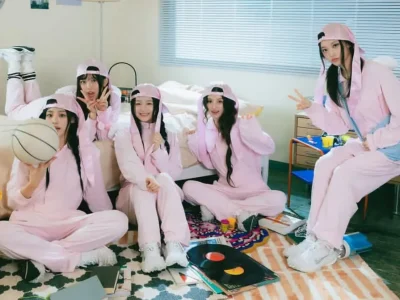 Nasib Kontrak NewJeans dengan agensinya, ADOR. (Foto: Instagram @newjeans_official)