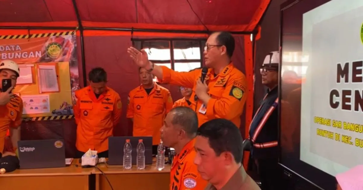 Kasubdit RPDO (Pengarahan dan Pengendalian Operasi) Bencana dan Kondisi Membahayakan Manusia (KMM) Basarnas, Emi Freezer. Foto : Azharul Hakim/Nyata
