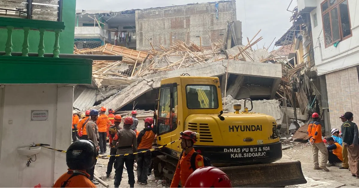 Evakuasi Musala Ambruk Ponpes Al Khoziny: 15 Santri Masih Terjebak, 7 Terindikasi Hidup