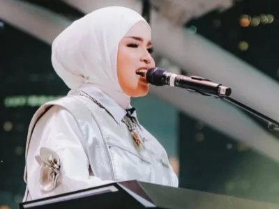 Putri Ariani F1 Singapura. Foto: Dok. Instagram @arianinismaputri