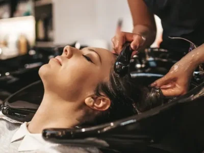 Keramas di Salon Bisa Picu Stroke. Foto : adobe stock