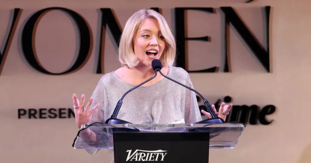 Sydney Sweeney Dicibir, Pakai Gaun Transparan di Event Pemberdayaan Perempuan