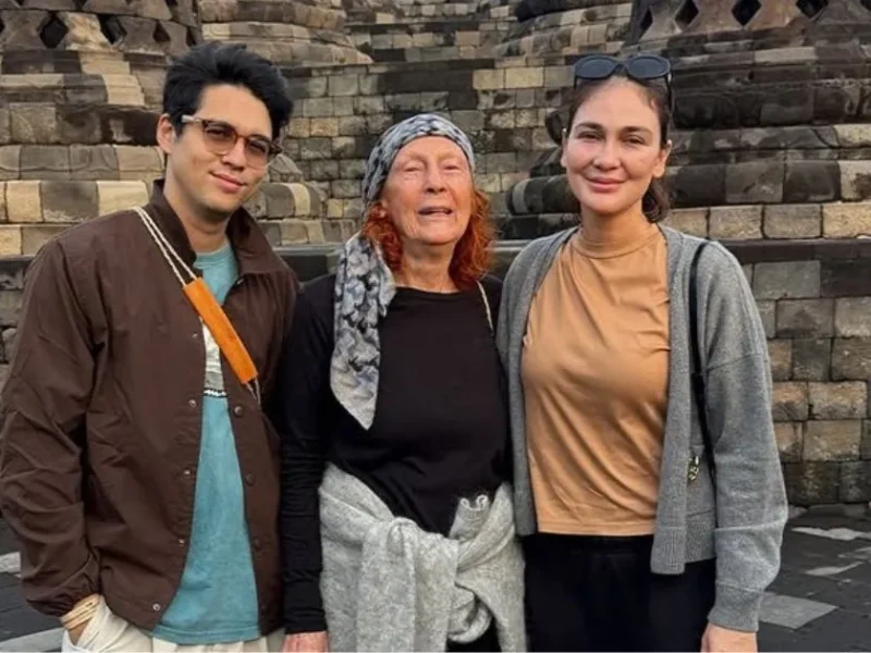 Tips Foto Estetik di Candi Borobudur Ala Luna Maya, Bikin Liburan Makin Instagramable
