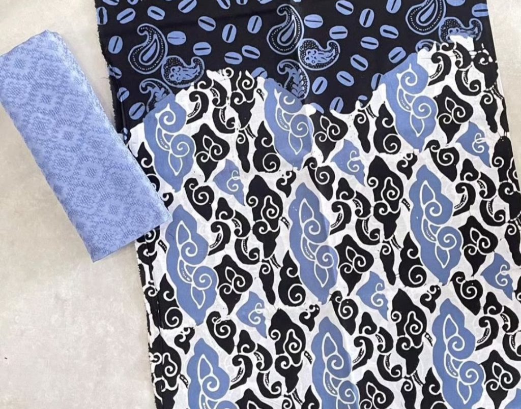 Motif  Mega Mendung (Foto: Instagram/batik_dewi_crb)