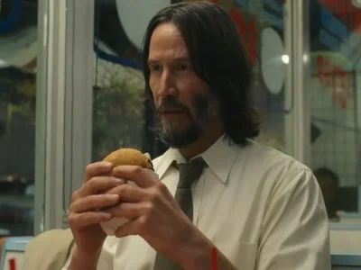 Keanu Reeves di film ‘Good Fortune’ (Foto: YouTube/Lionsgate)