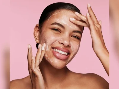 Membersihkan makeup tebal (Ilustrasi: Pinterest/lucy williams)