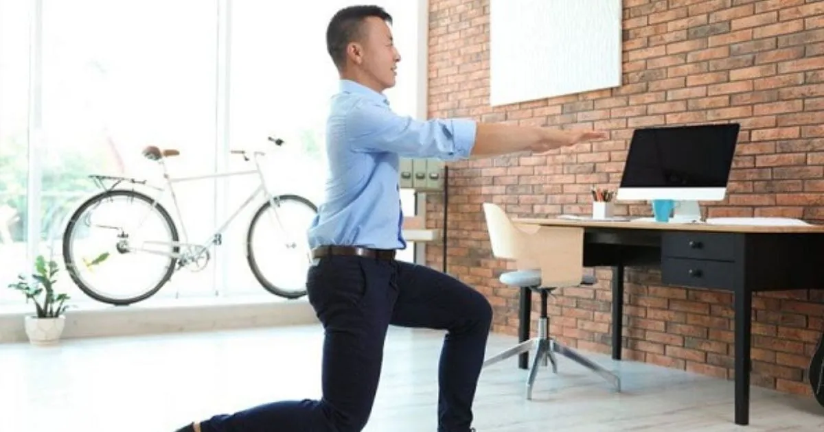 Kerja Padat Tapi Tetap Sehat, Ini 10 Olahraga Ringan di Sela Jam Kantor