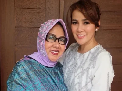 Tis’ah Djahri dan Olla Ramlan (Foto: Instagram/tissaolla)