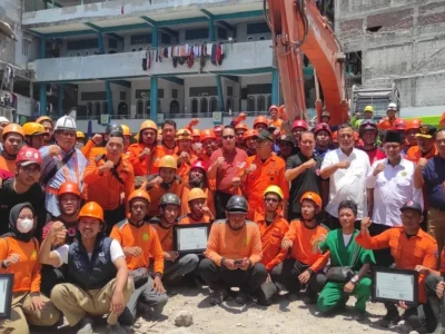 Petugas gabungan di Ponpes Al Khoziny (Foto: Nyata/Ikhsan)