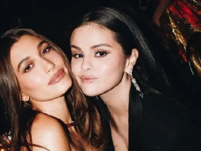 Selena Gomez dan Hailey Bieber untuk pertama kalinya foto bareng dalam acara Academy Museum Gala, Sabtu, 15 Oktober 2022. Foto : Instagram/tyrellhampton