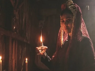 Luna Maya di film ‘Suzzanna: Santet Dosa di Atas Dosa’ (Foto: Instagram/sorayaintercinefilms)