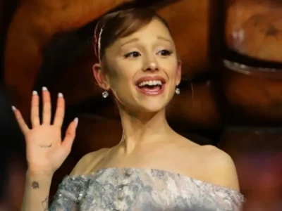 Ariana Grande saat menghadiri premier 'Wicked: For Good' di Singapura. Foto: Dok. Suhaimi Abdullah/Getty Images via NBC