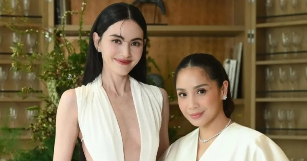 Foto Bareng Nagita Slavina, Dress Seksi Aktris Davika Hoorne Bikin Salfok