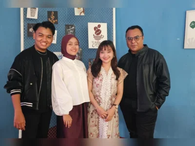 RILIS LAGU GALAU: Empat penyanyi muda jebolan ajang Bintang Radio RRI 2024. (Foto: Agnes/Nyata)
