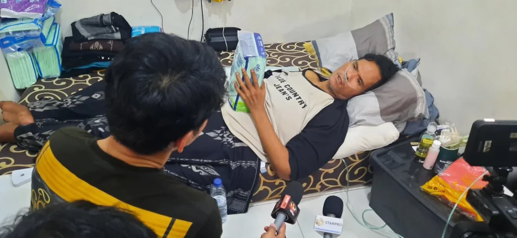 Kondisi Fahmi BO saat sakit dirawat di rumah. (Foto: Syukri/Nyata)