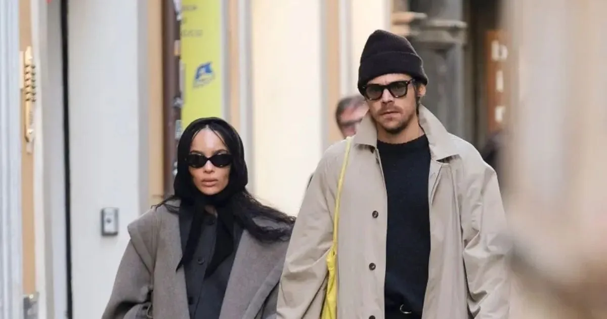 Bermesraan di Roma, Harry Styles dan Zoe Kravitz Diduga Bertunangan
