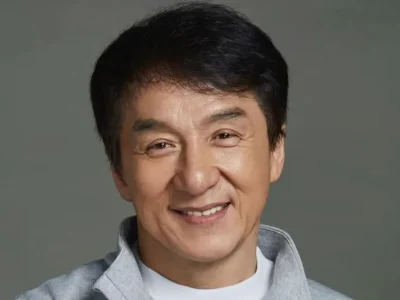 Jackie Chan berkali-kali kena hoaks meninggal dunia. Foto: Facebook