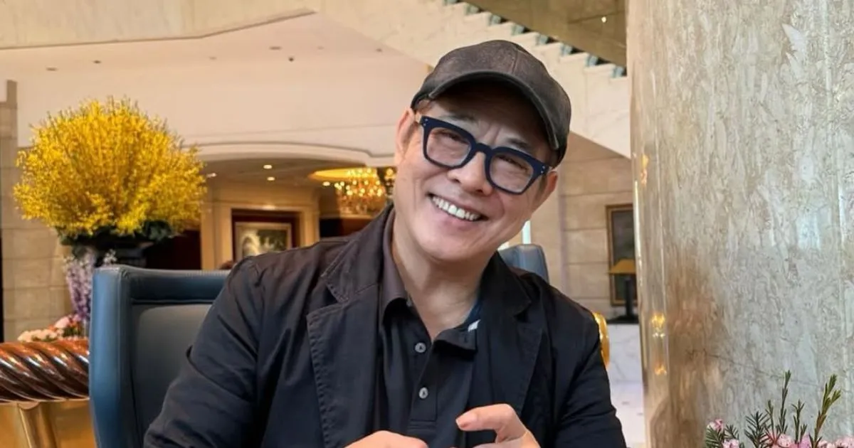 Pamer Tubuh, Jet Li Bantah Isu Transplantasi Jantung