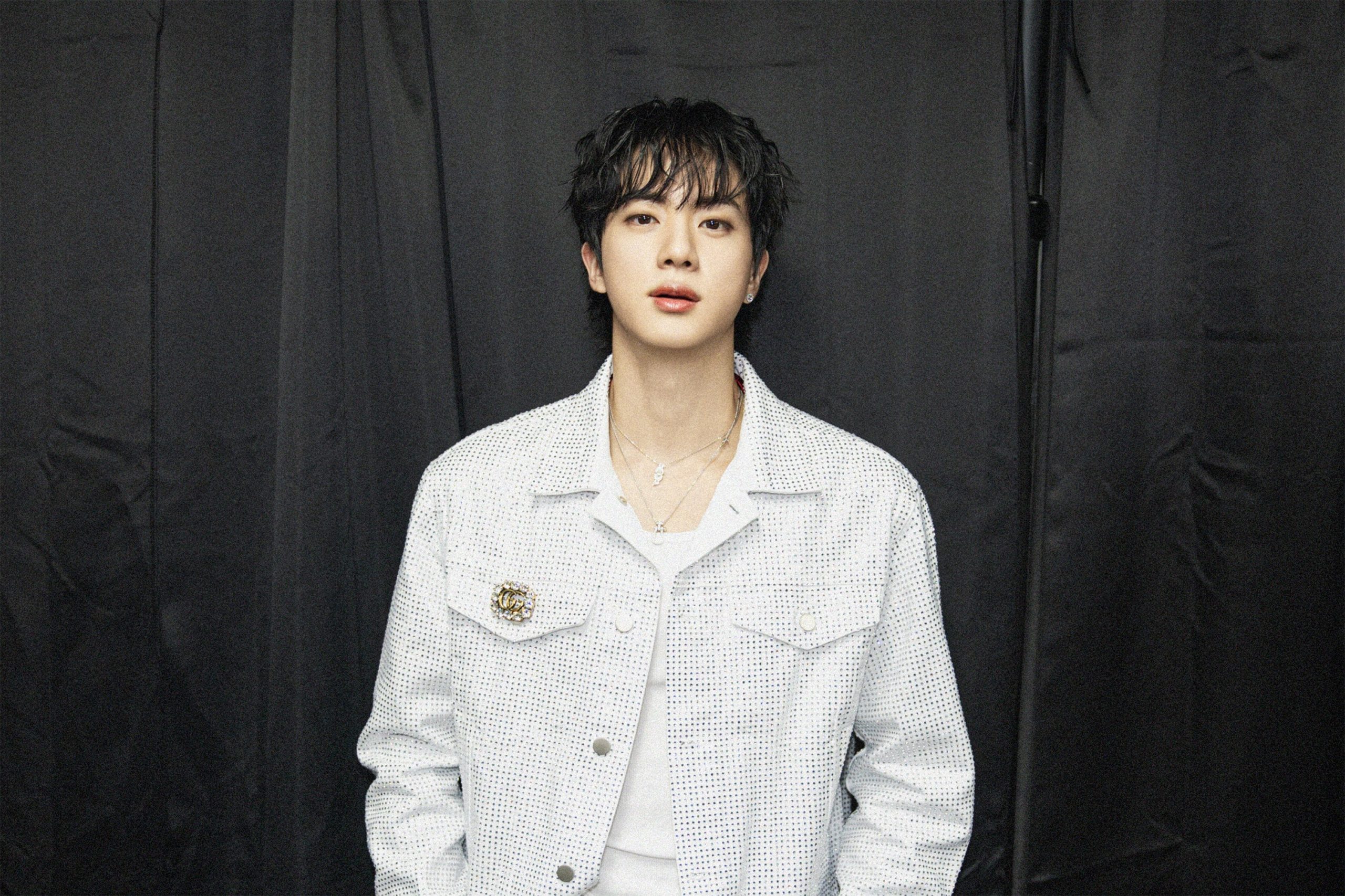 Jin, anggota tertua BTS. Foto: Dok. X @bts_bighit