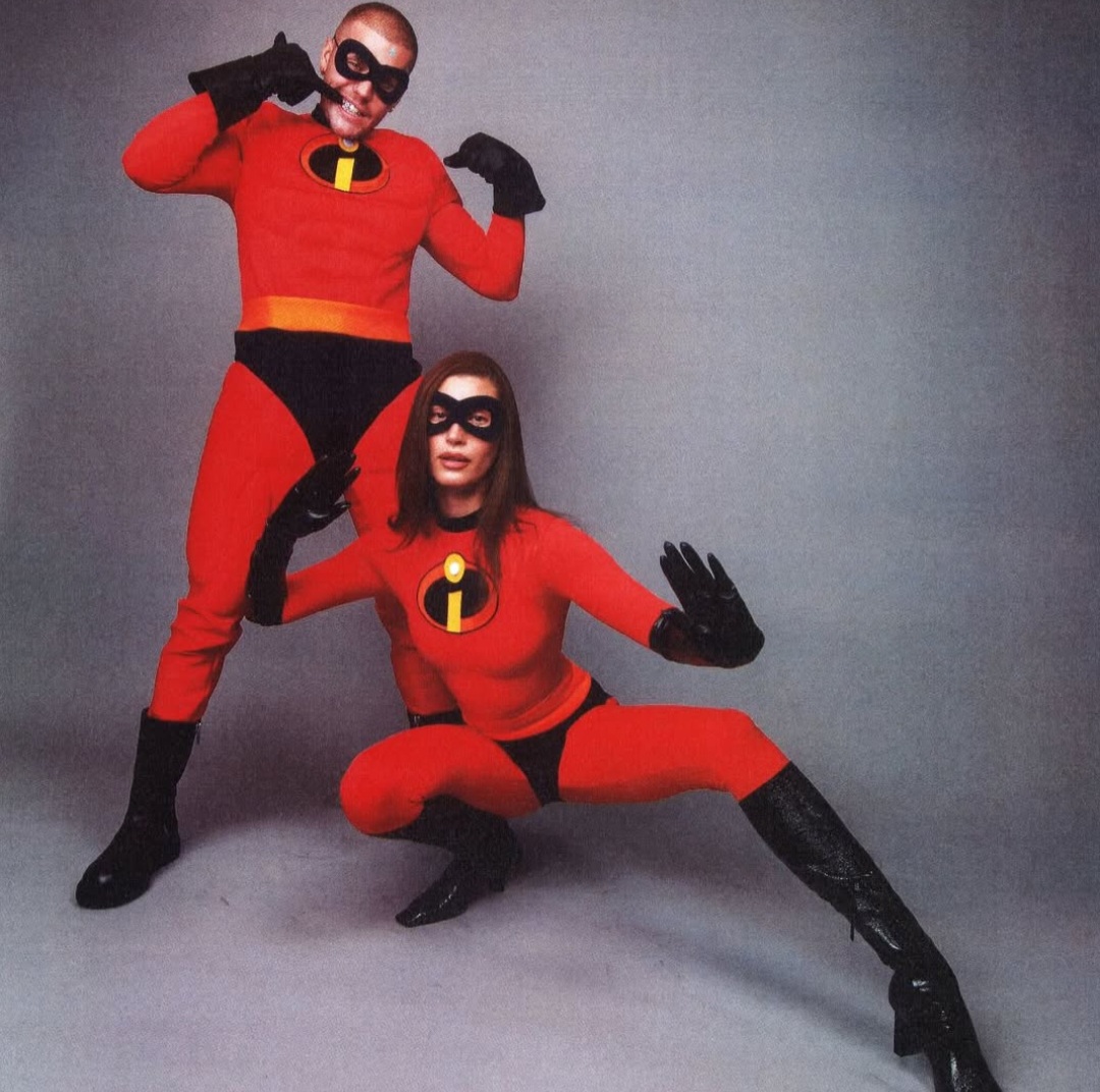 Justin Bieber dan Hailey mengenakan kostum ala kartun The Incredibles. Foto: Dok. Instagram @lilbieber