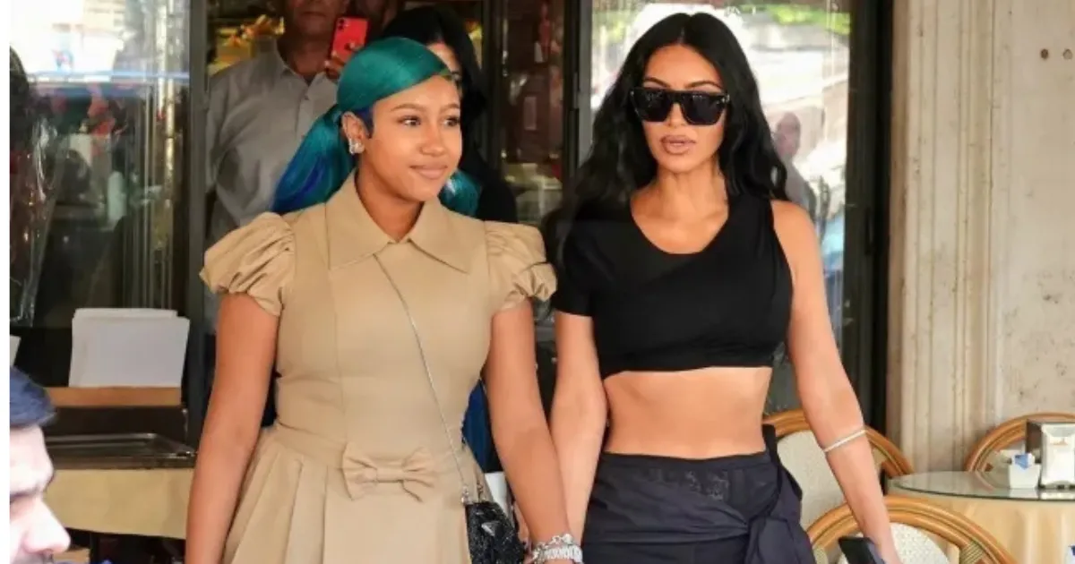 Lagi, Kim Kardashian Dikecam Karena Biarkan Anak Pakai Tindik