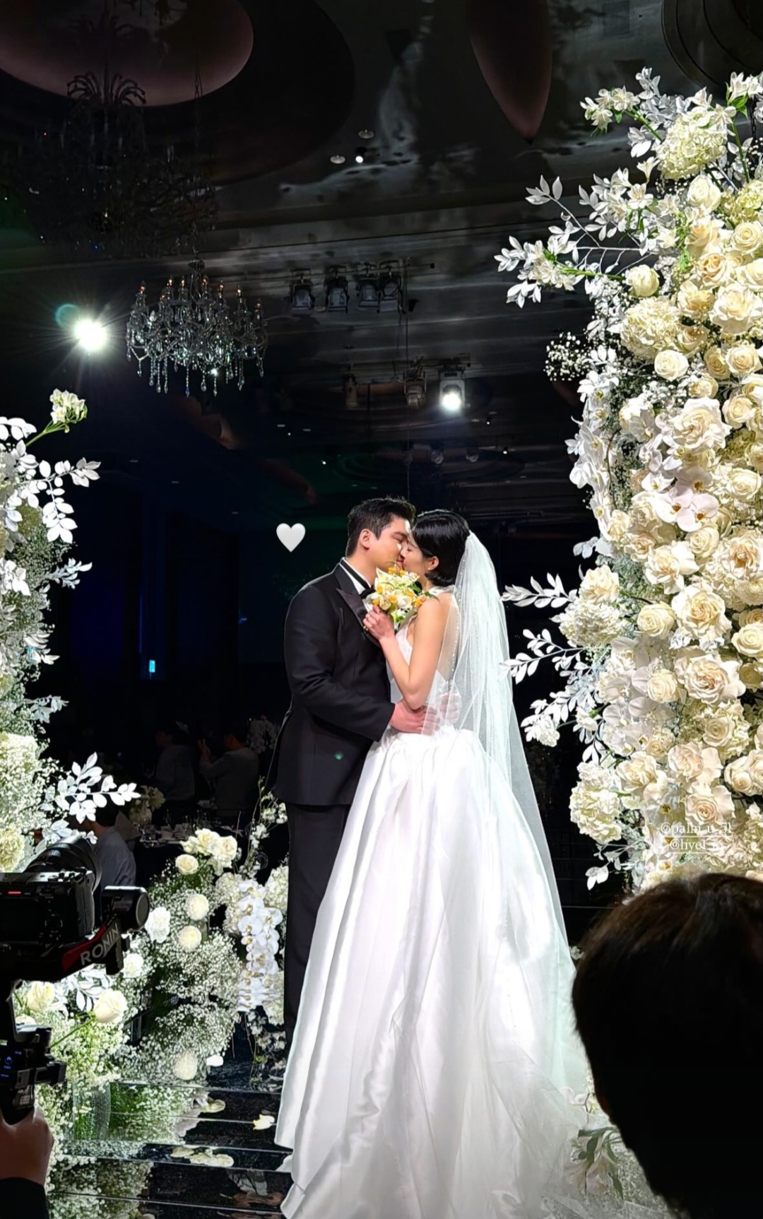 Lee Jang Woo dan Jo Hye Won resmi menikah. Foto: Dok. Instagram @yoojiseo