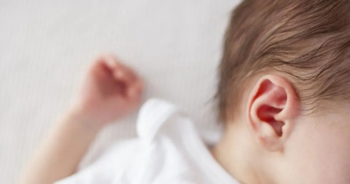 Orangtua Wajib Tahu, Ini Cara Aman Membersihkan Telinga Bayi