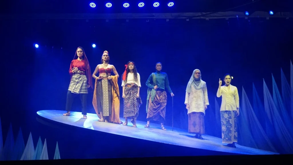 Pertunjukan teater 'Monoplay Melati Pertiwi: Merajut Sejarah Perjalanan Bangsa'. (Foto: Agnes/Nyata)
