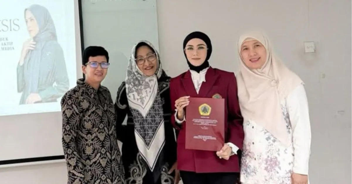 Lulus Seminar Tesis, Mulan Jameela Dapat Kejutan Manis dari Ahmad Dhani