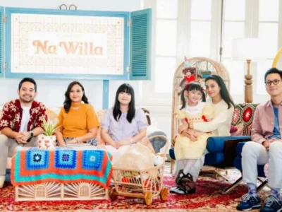 Ryan Adriandhy (kiri) bikin film live action pertama berjudul 'Na Willa'. (Foto: Naomi/Nyata)