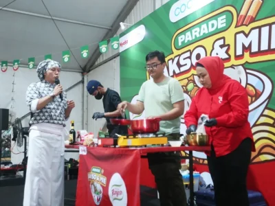 Keseruan memasak bareng Chef Muto di Parade Bakso & Mie. (Foto: Reza Wibisono/ Nyata)