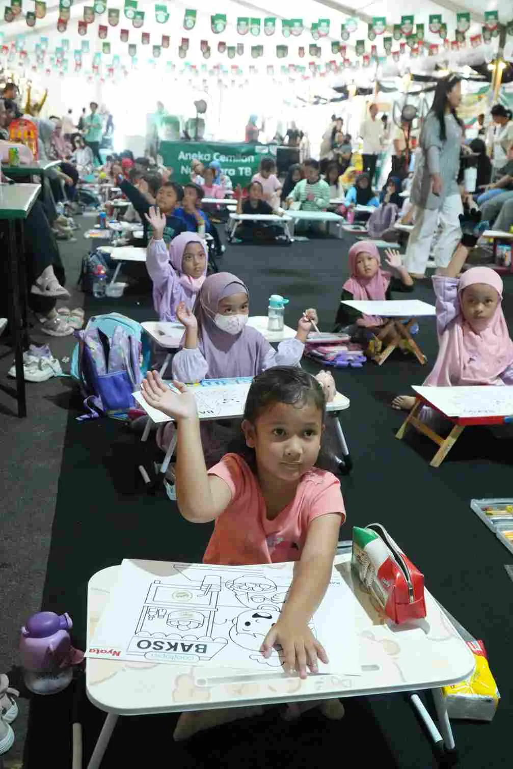 Lomba mewarnai. Foto : Reza Wibisono/Nyata