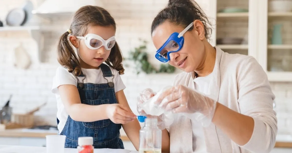 8 Gaya Parenting yang Sering Terlewat, tapi Sangat Dibutuhkan Anak