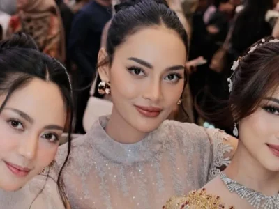 Rachel Vennya (kiri) bersama dua sahabatnya, Erika Carlina, dan Fuji. Foto: Dok. Instagram @rachelvennya