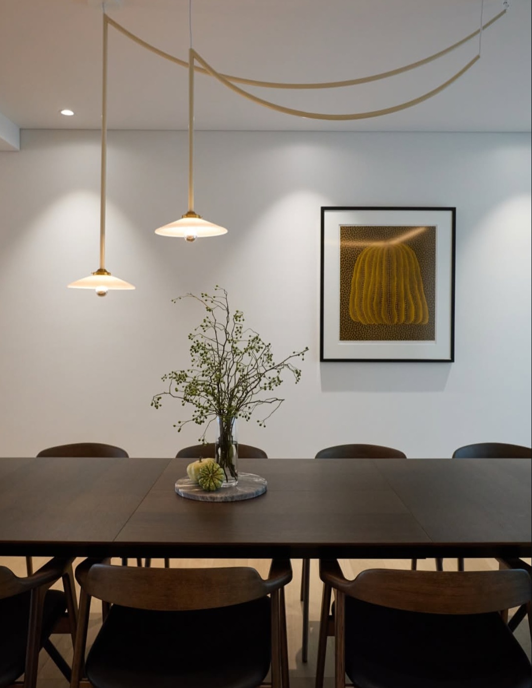 Ruangan dicat warna putih yang netra. Foto: Dok. Instagram @dallstyle_designer