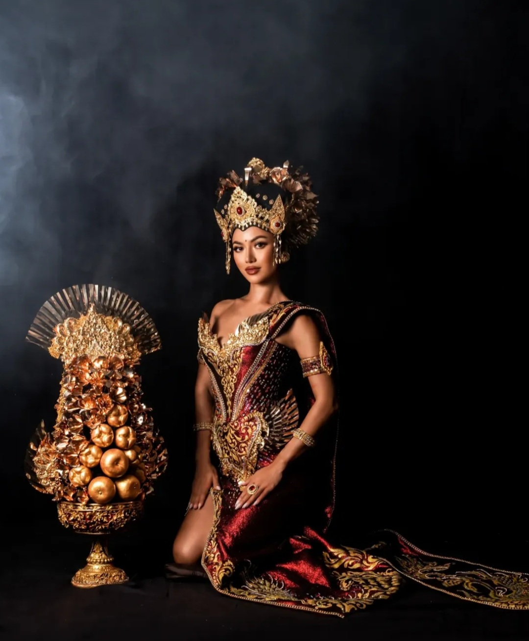 National costume yang dikenakan Sanly Liu untuk Miss Universe 2025. Foto: Dok. Instagram @inggrikendran.official