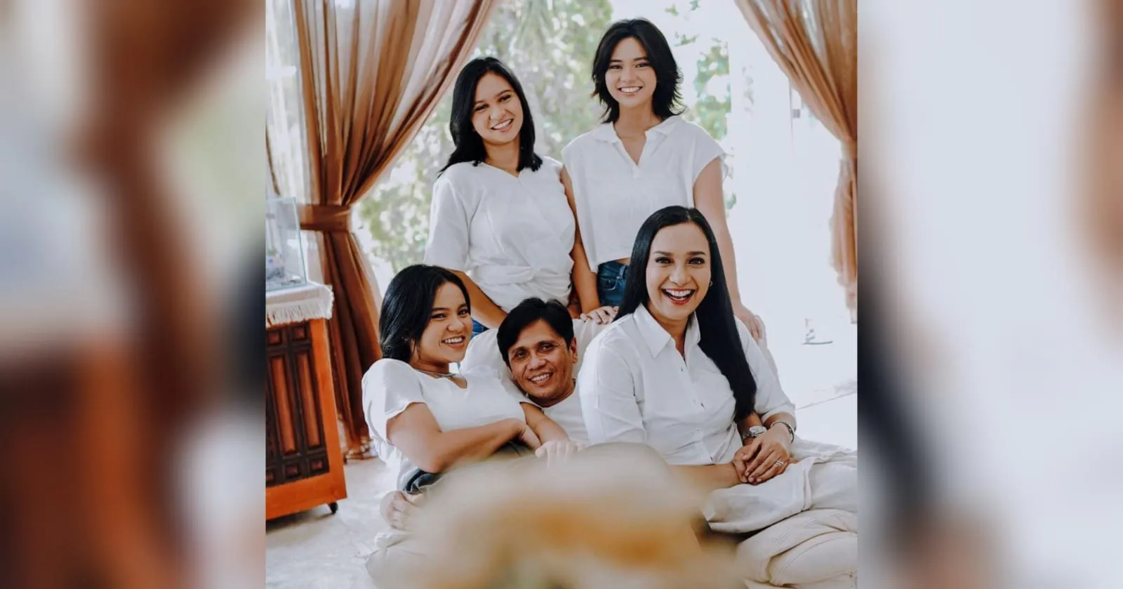 Rumah Mirip Shelter, Shahnaz Haque Cerita Perjuangan Anak Jadi Dokter Hewan