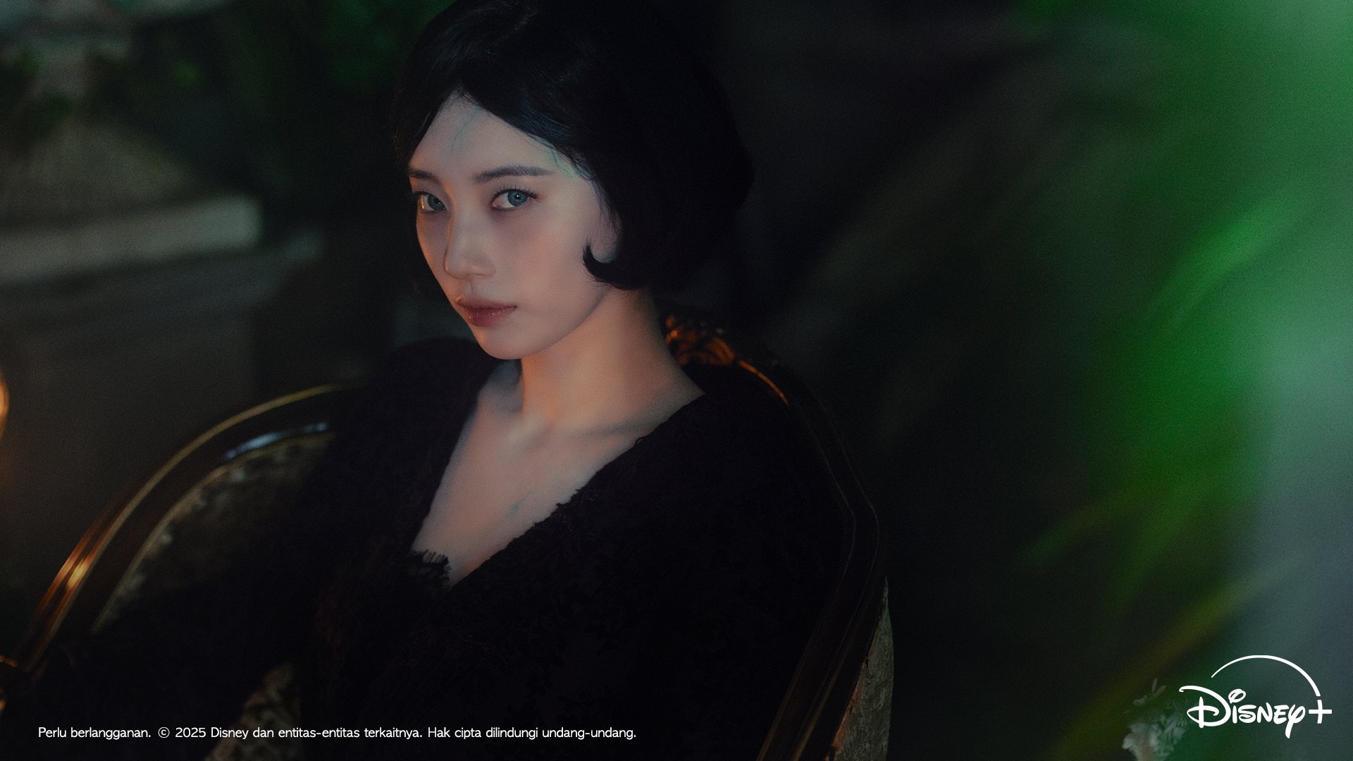 Suzy sebagai Song Jeong Hwa. Foto: Dok. Disney Plus