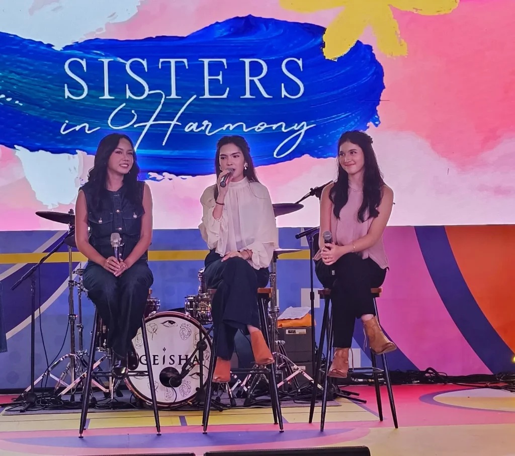 SISTERS IN HARMONY: Saphira, Nadia, dan Gaby. (Foto: Agnes/Nyata)