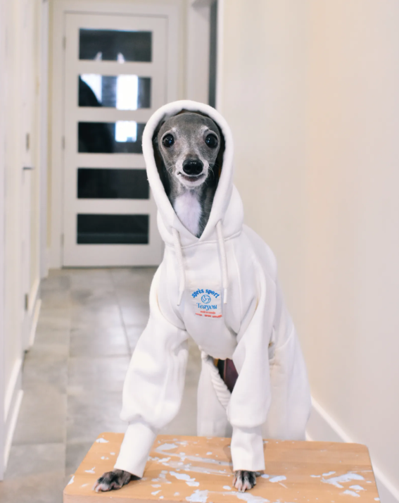 Tika bergaya mengenakan pakaian streewear. Foto: Dok. Instagram @tikatheiggy