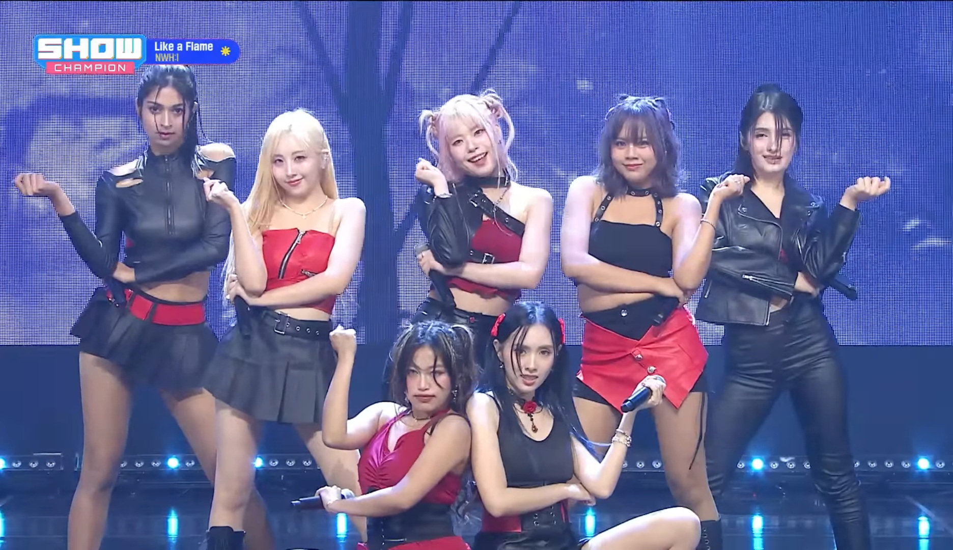 Vanesya yang kini lebih berisi (dua dari kanan, rok merah). Foto: Dok. YouTube All The K-Pop