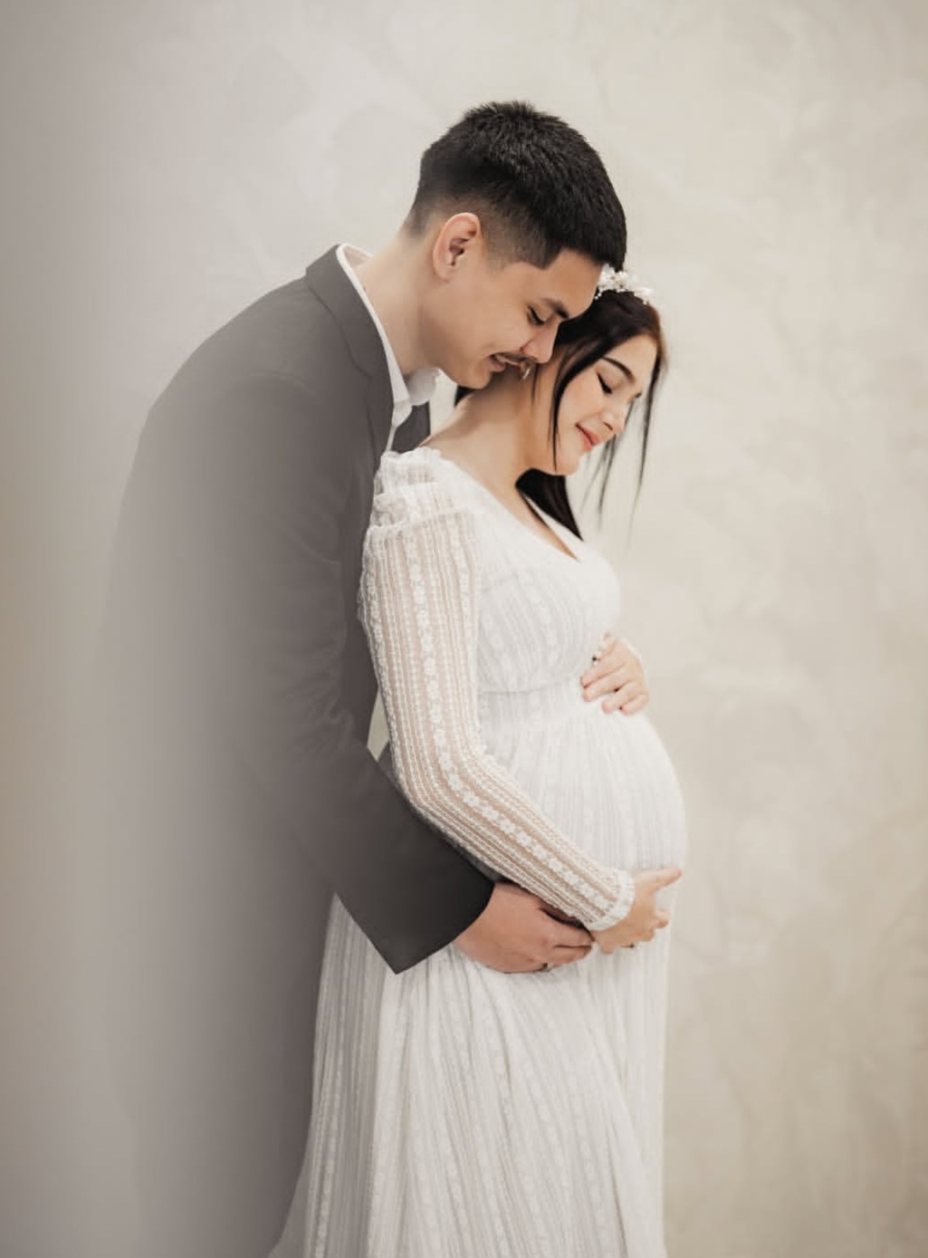 Yasmine Ow bersama suami barunya. Foto: Dok. Instagram @yxsmine.ow