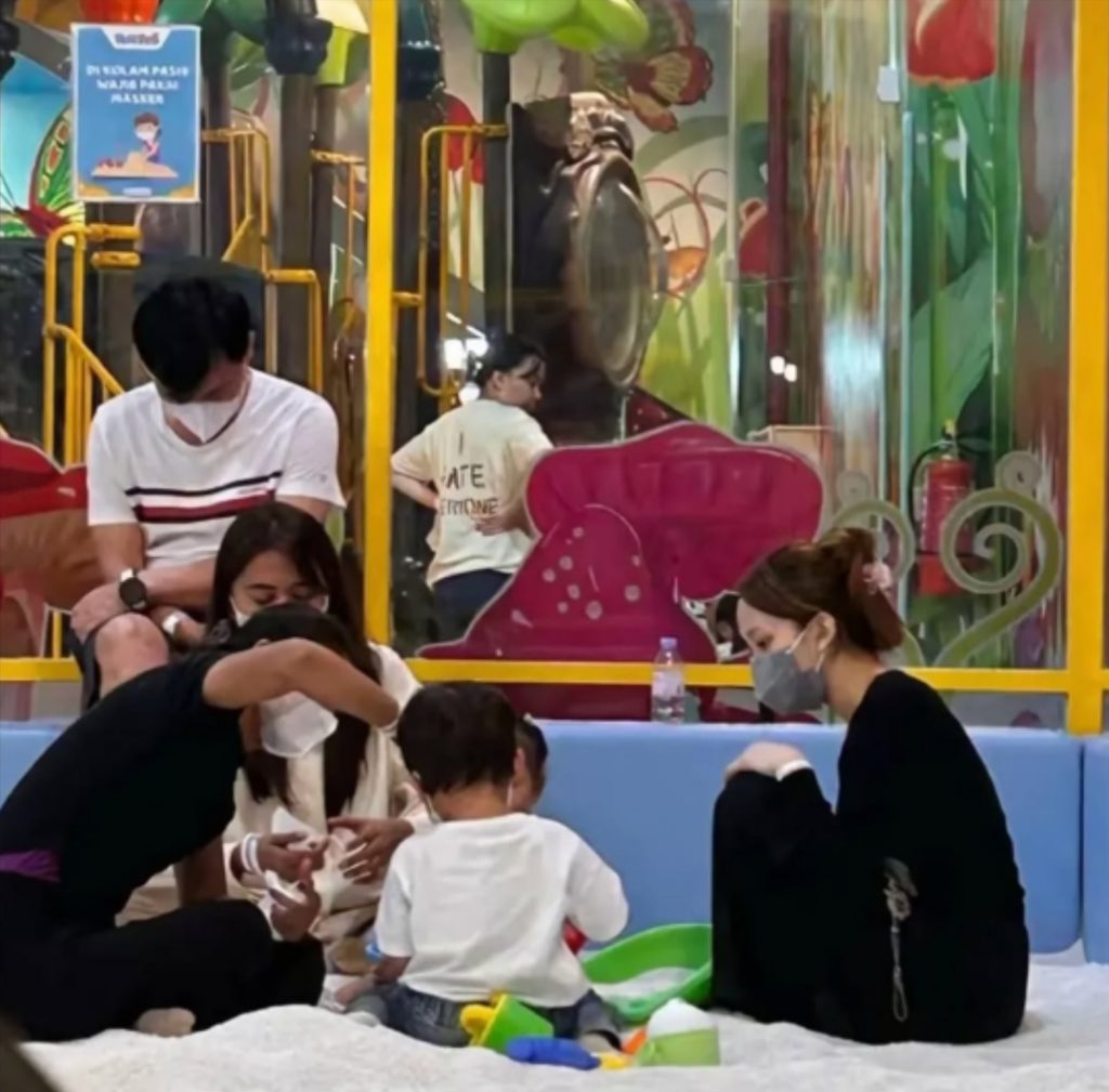 Bersama mertua (Foto: Instagram/exclusivetimnasartis)