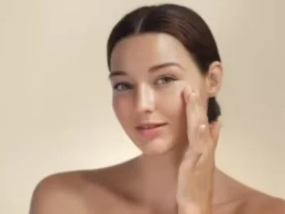 Kebiasaan sepele yang bisa merusak kulit. Foto : Adobe Stock