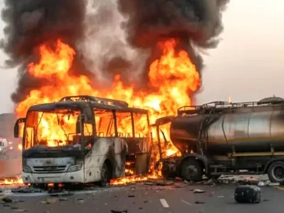 Kecelakaan bus jamaah umrah India di dekat Madinah (Foto: X/KangSemproel)