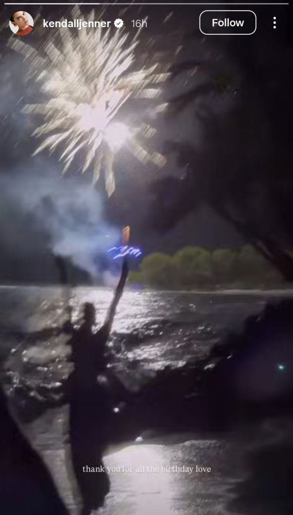 Pertunjukan kembang api (Foto: Instagram/kendalljenner)