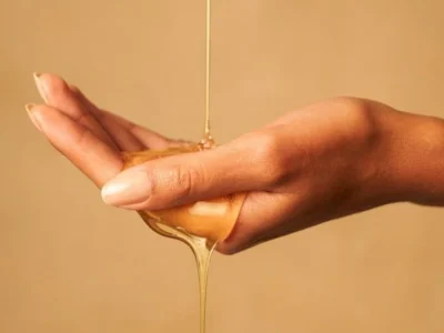 Cara menggunakan body oil secara maksimal (Ilustrasi: Pinterest/mindbodygreen)