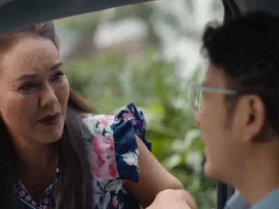 Bunda Corla dan Dimas Anggara di film ‘Mertua Ngeri Kali’ (Foto: YouTube/Im-a-gin-e ImpianIndonesia)